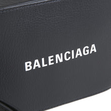 画像をギャラリービューアに読み込む, BALENCIAGA バレンシアガ ショルダーバッグ EVERYDAY XS CAMERA BAG 552372 レディース