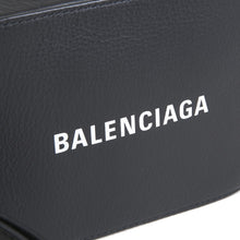 画像をギャラリービューアに読み込む, BALENCIAGA バレンシアガ ショルダーバッグ EVERYDAY XS CAMERA BAG 552372 レディース
